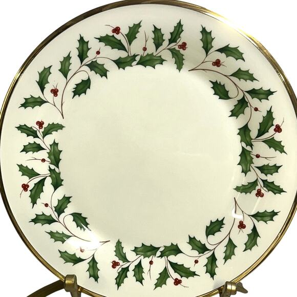Lenox Holiday Dimension Dinner Plates Holly and Berry Ivory Gold Trim-Set of 4 - Picture 8 of 8
